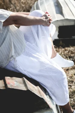 Attitude Baggy Yoga Skirt Pants, White