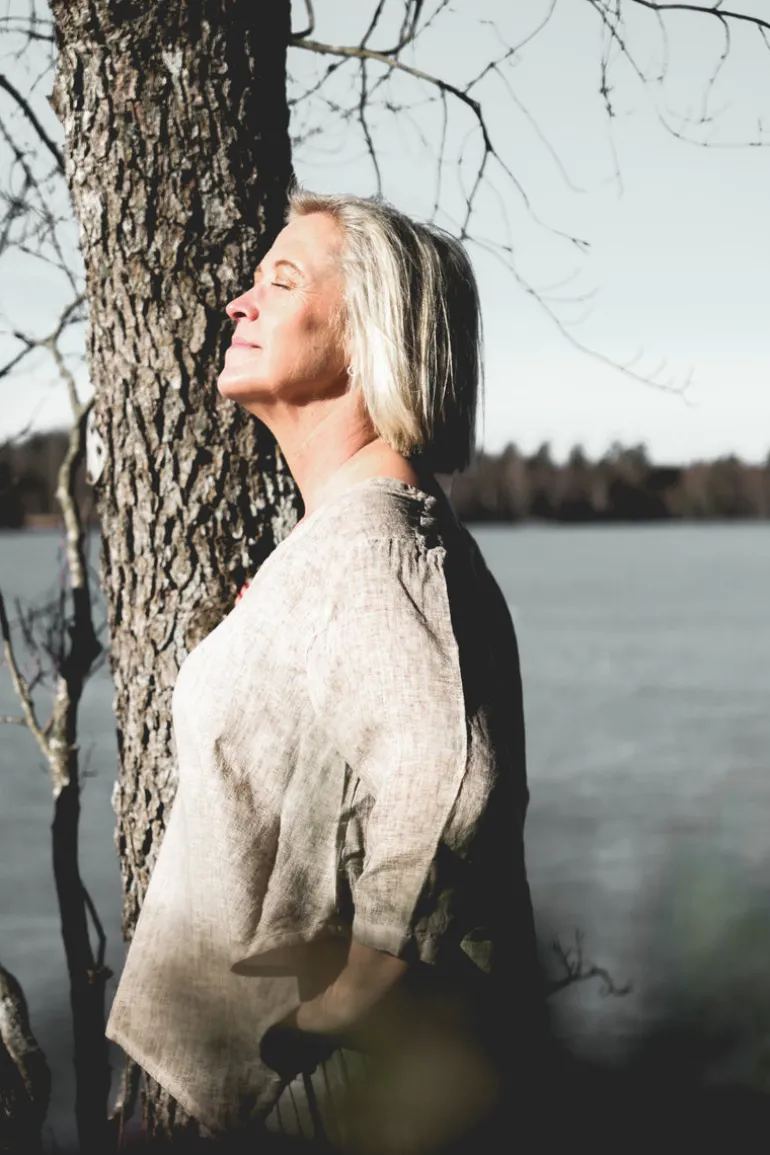 Attitude V-Neck Fancy Linen Blouse, Washed Cashmere