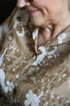 Dressed Up Bubbly Linen Shirtdress, Castagno