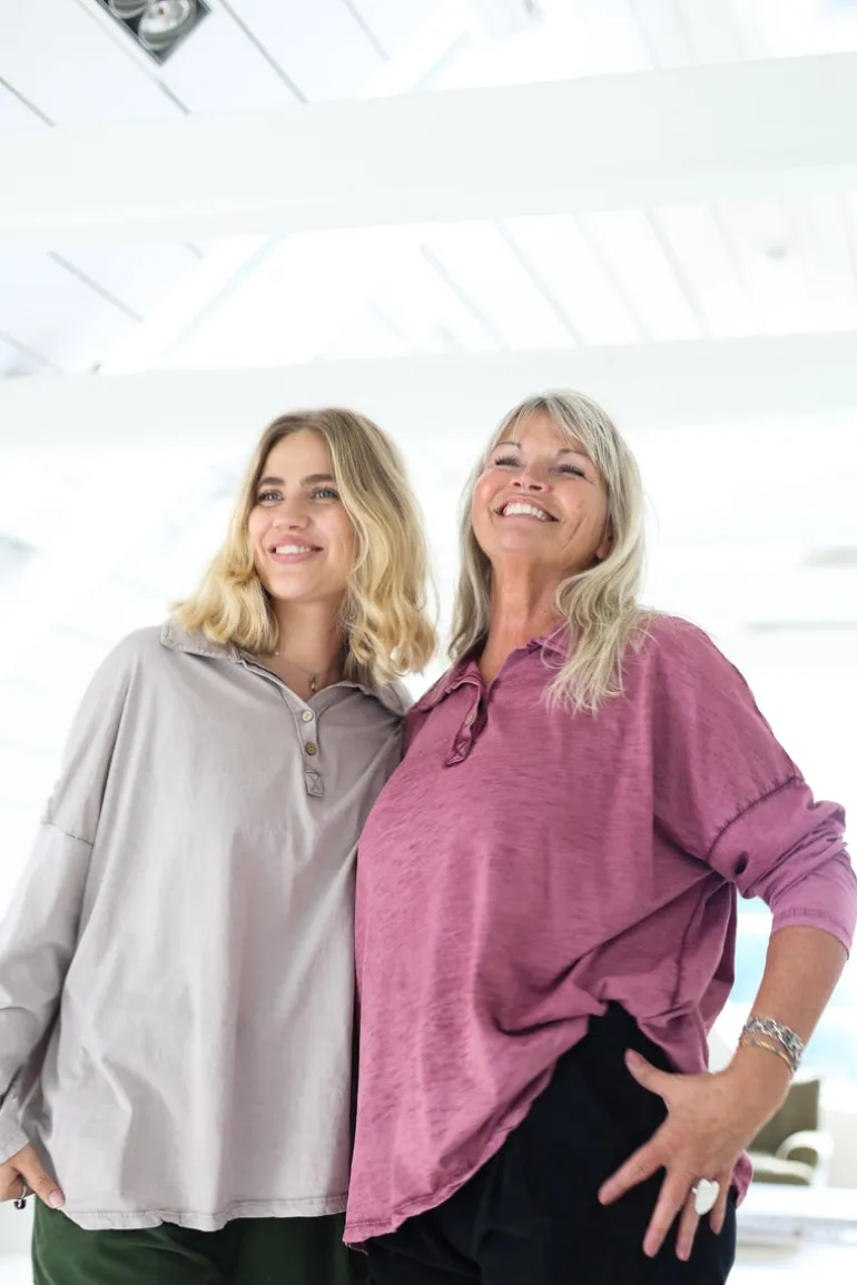 Weekend Vintage Shirt, Raspberry