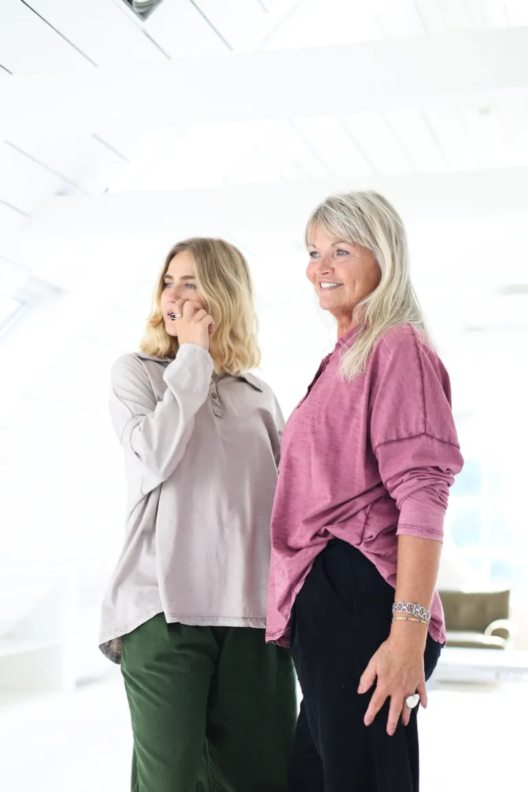 Weekend Vintage Shirt, Raspberry