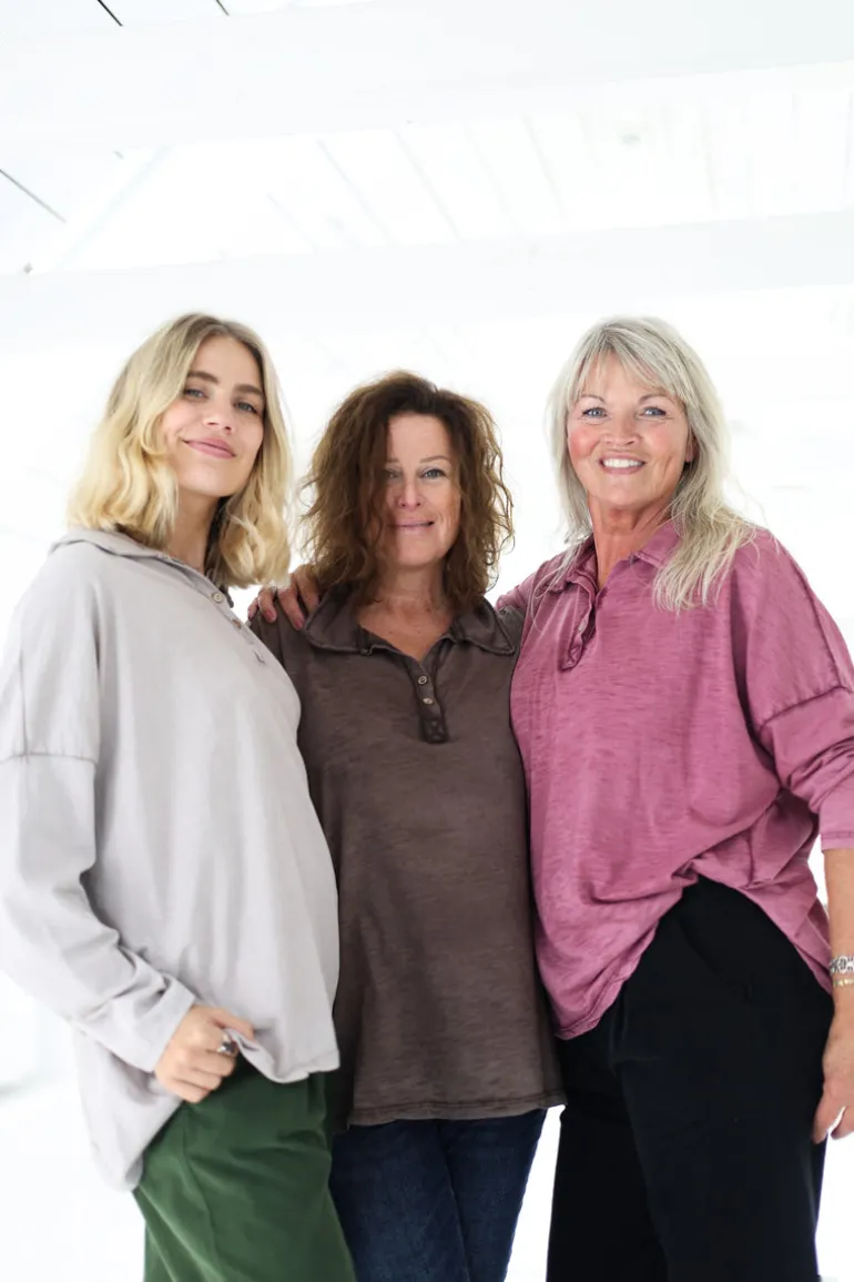 Weekend Vintage Shirt, Raspberry